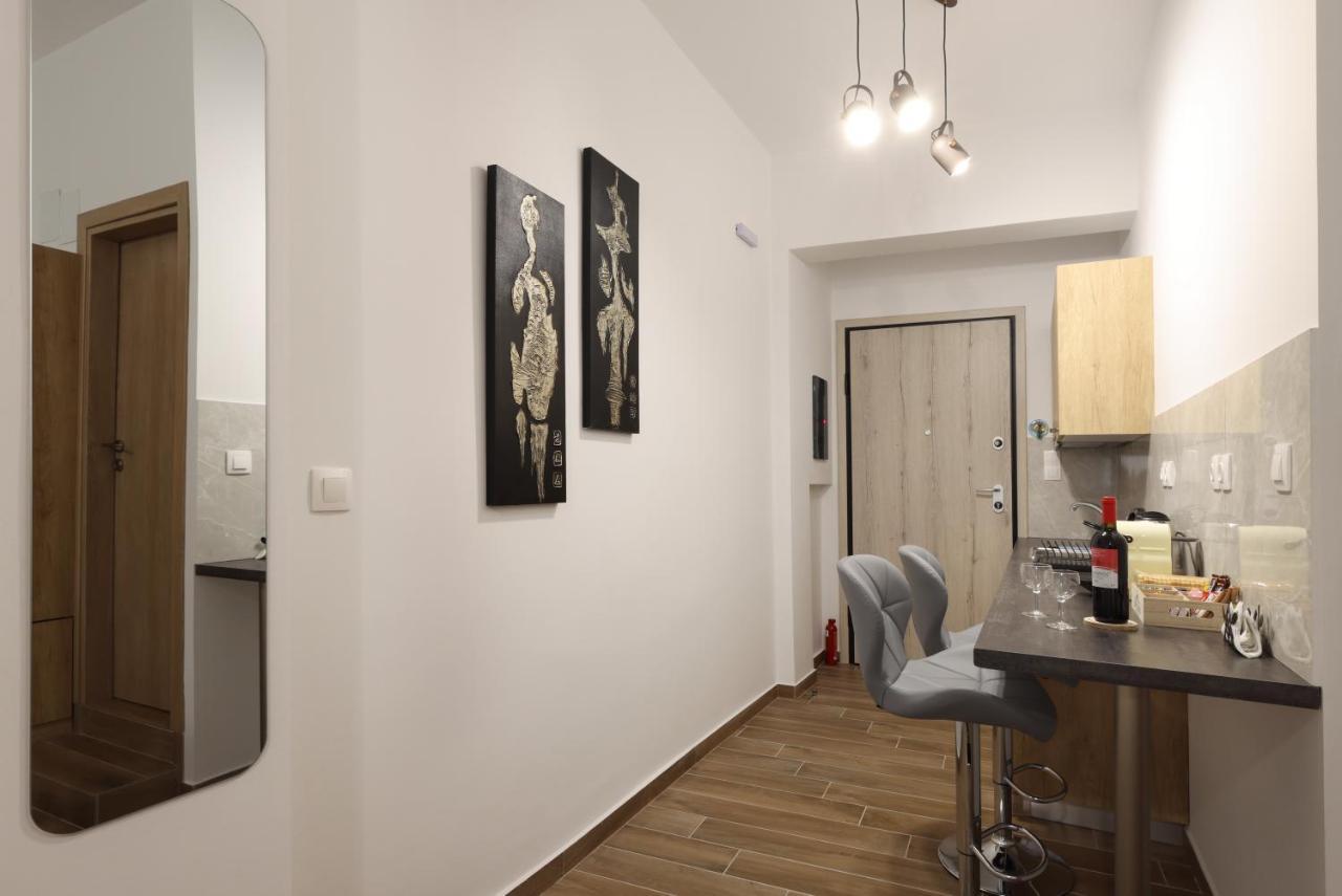 J&N Home Monastiraki أثينا المظهر الخارجي الصورة